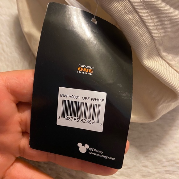 NWT! Disney Minnie Mouse beige adjustable hat - Picture 8 of 8